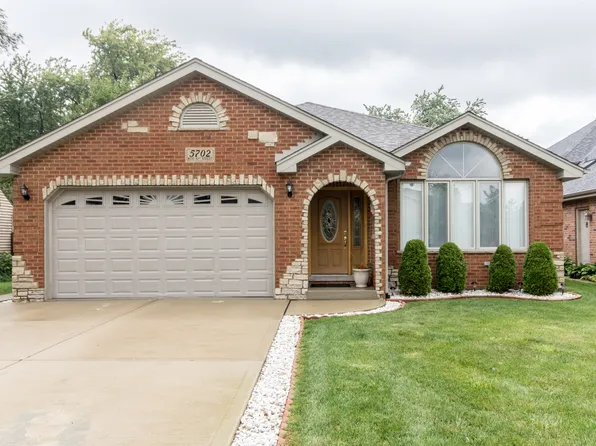 5702 W 83rd St, Burbank, IL 60459