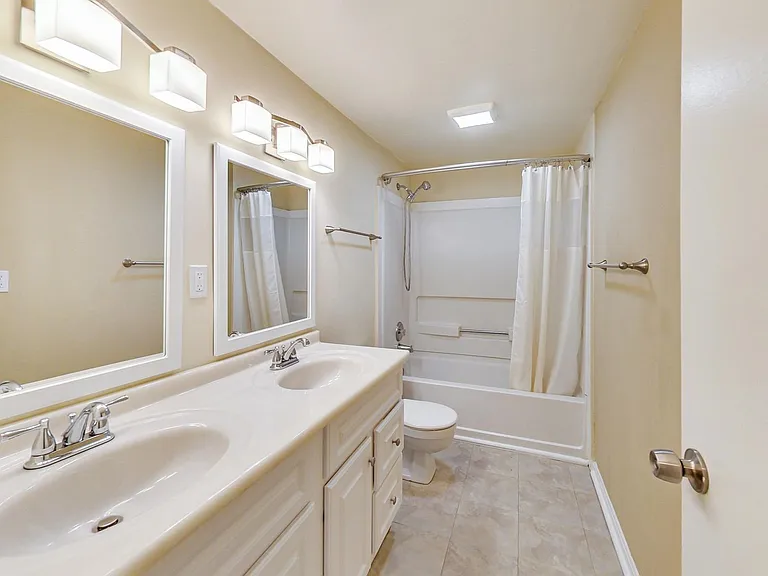 6510 Overheart Ln — Photo 5