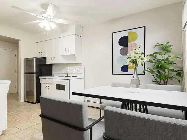 Soho Manor, 10003 62nd St NW, Edmonton, AB T6A 2L6