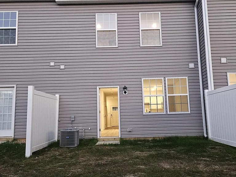 10 Reagan Ln — Photo 18