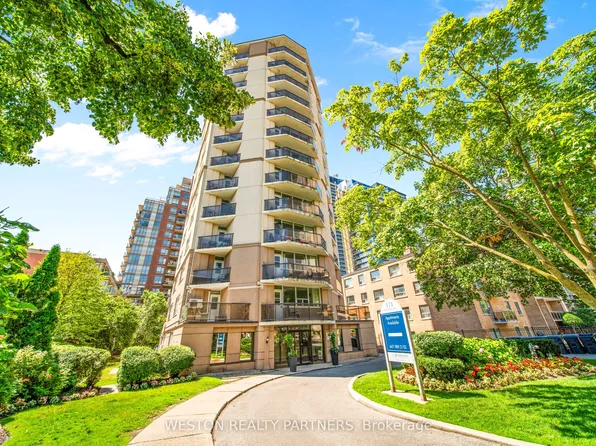 171 Erskine Ave #704, Toronto, ON M4P 1Y8