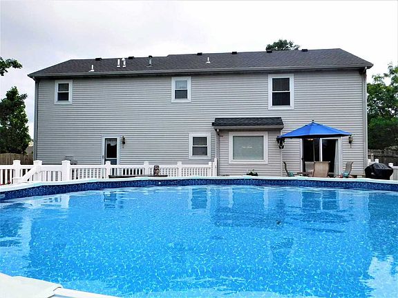 3rd image of 1708 Dove Ln