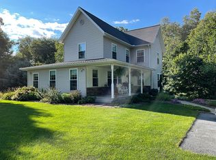 19 Hillcrest Ln, Womelsdorf, PA 19567