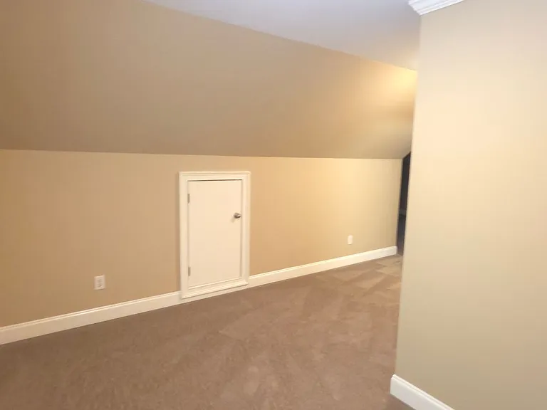 606 Lakeshore Ct — Photo 18