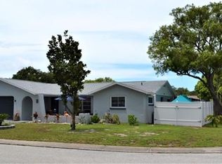 8951 Farmington Ln, Port Richey, FL 34668