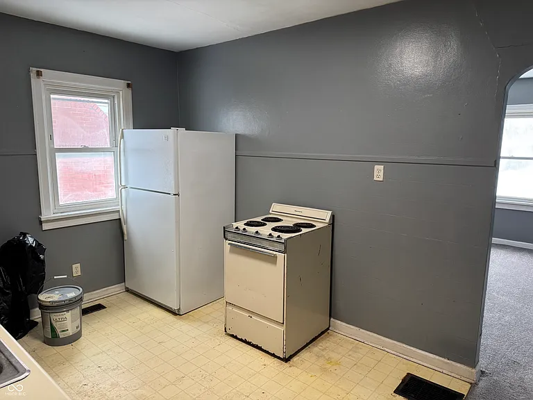 1719 Johnson Ave — Photo 4