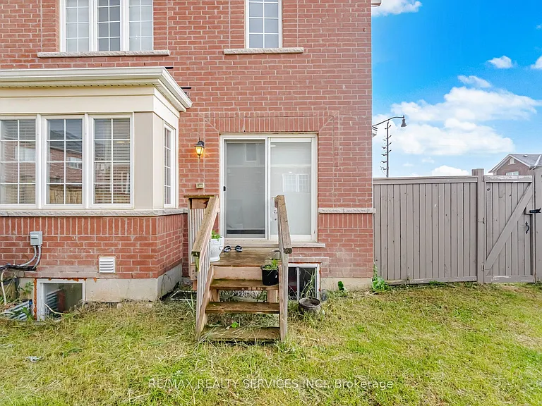 75 Benhurst Cres #UPPER — Photo 44