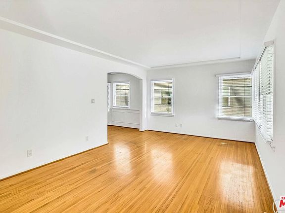 3rd image of 4026 McLaughlin Ave