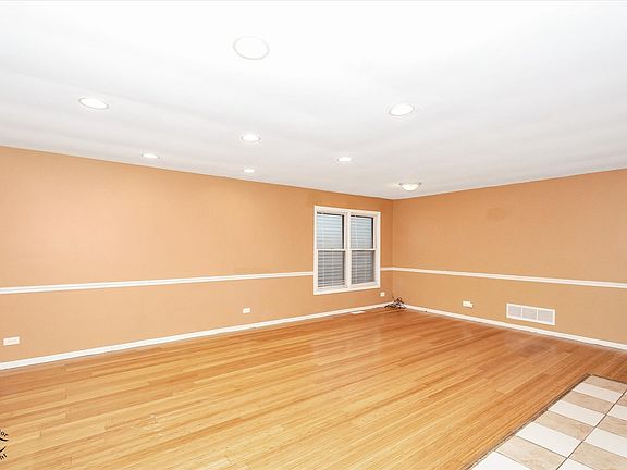 4th image of 4605 Jefferson Dr