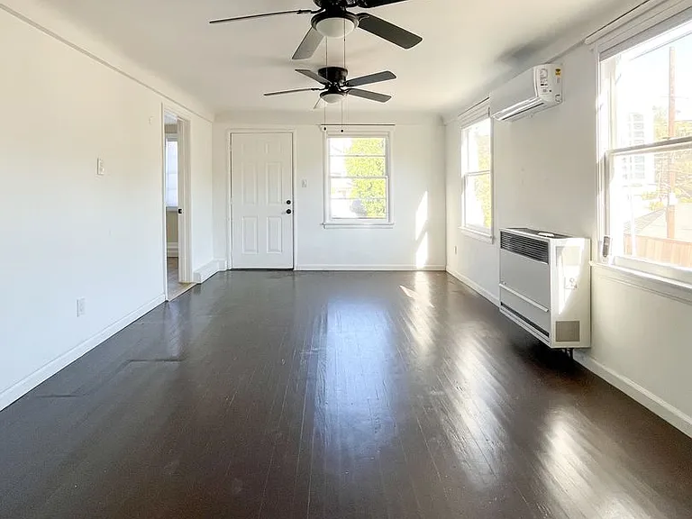 1610 Fargo Street — Photo 8