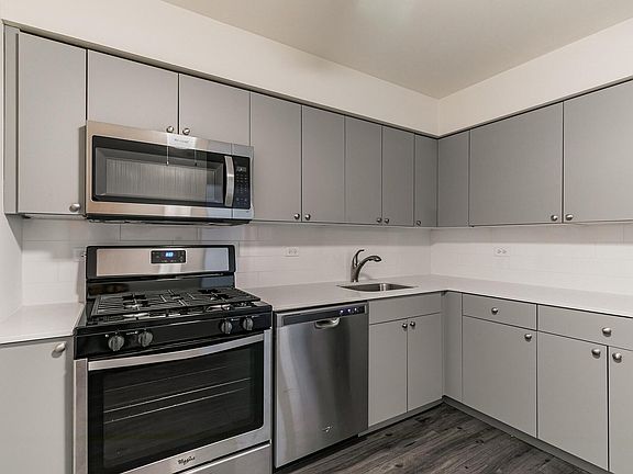 4th image of 705-711 S Milwaukee Ave #112