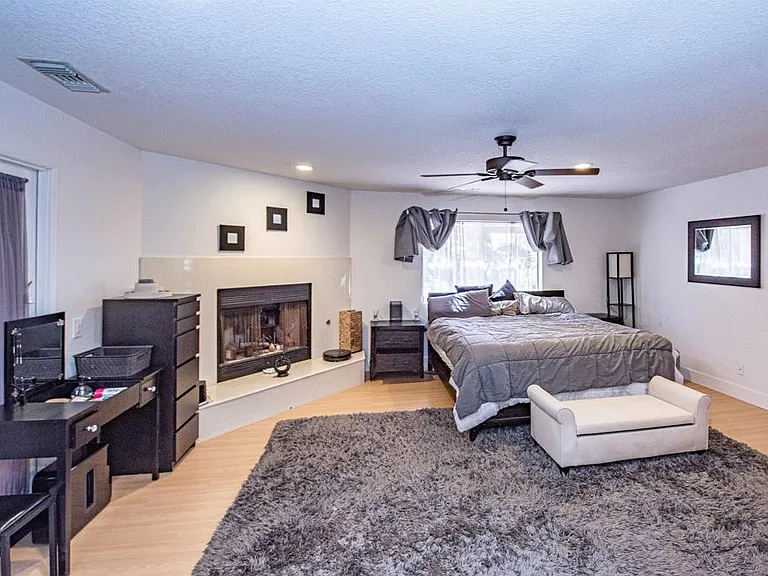 2715 S Centre City Pkwy — Photo 38