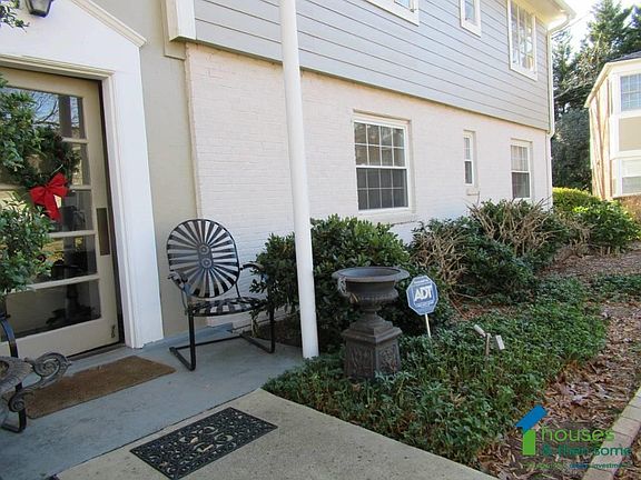 2nd image of 100 Lewis Dr Unit 13B