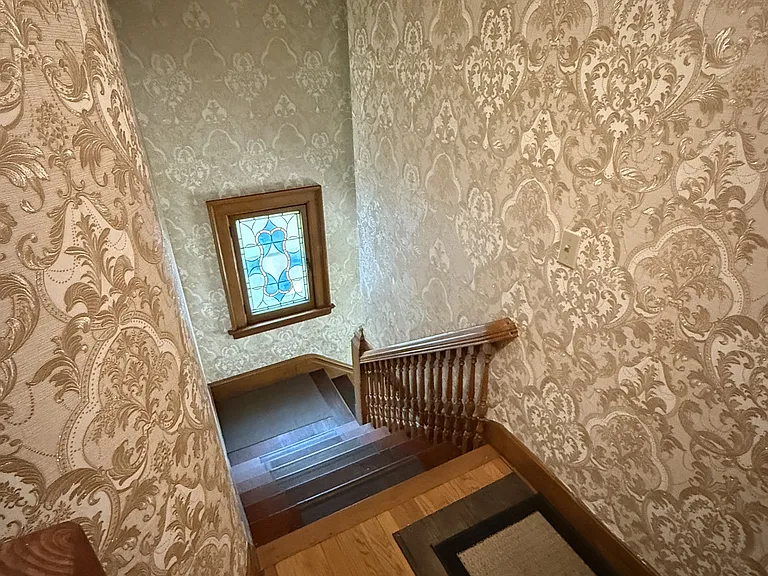 85 E Spring St #B — Photo 13