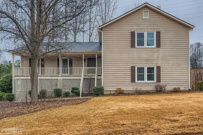 1st image of 2594 Oak Village Pl NE