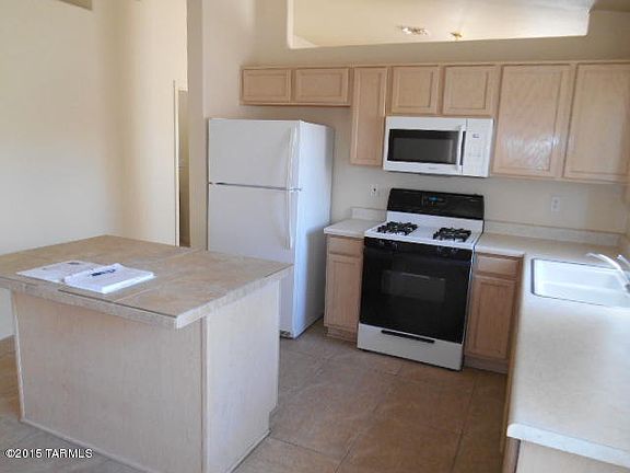 3rd image of 6991 W Harcuvar Dr