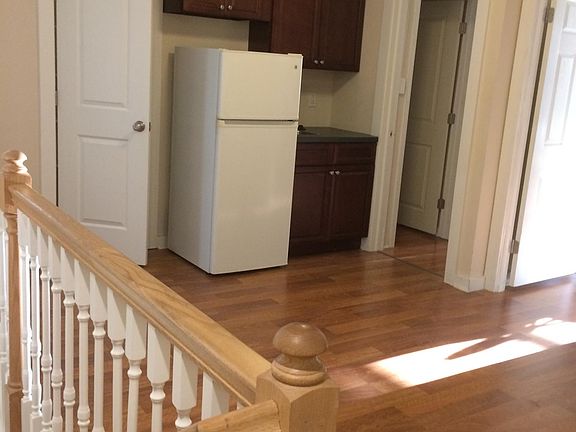 4th image of 1637 N Willington St #3R