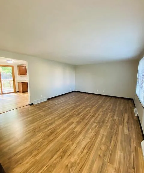 2710 Regina St — Photo 6