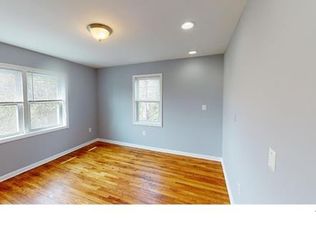 933 52nd St NE APT 5, Washington, DC 20019