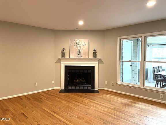 2nd image of 192 Saint Andrews Ln
