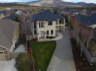 1233 Quail Hollow Dr, Medford, OR 97504