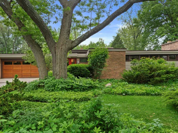 8325 North Regent ROAD, Fox Point, WI 53217