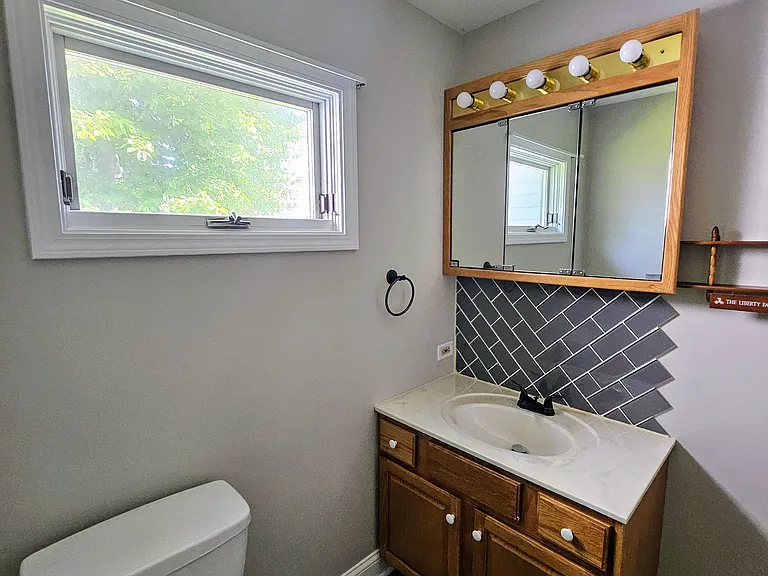 203 N Page St — Photo 19