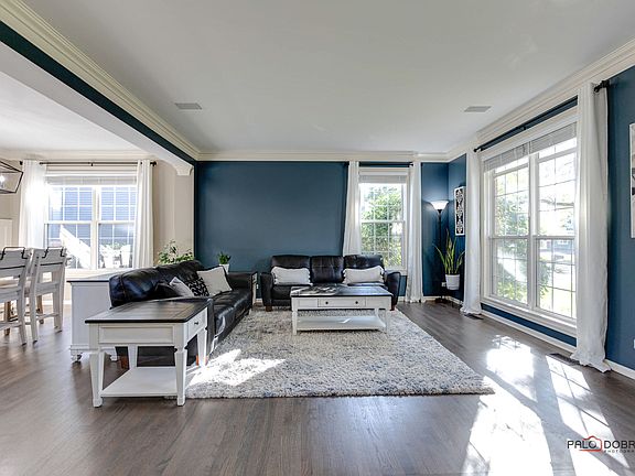 4th image of 7404 Brentwood Ln