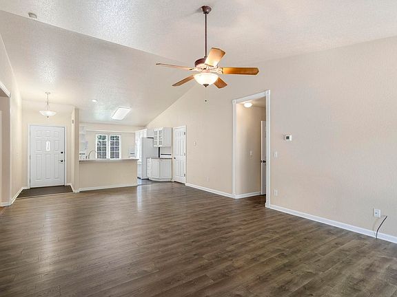 5th image of 526 Dunraven Dr