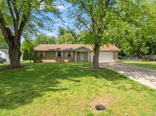 10 Edding Ln, Fairview Heights, IL 62208