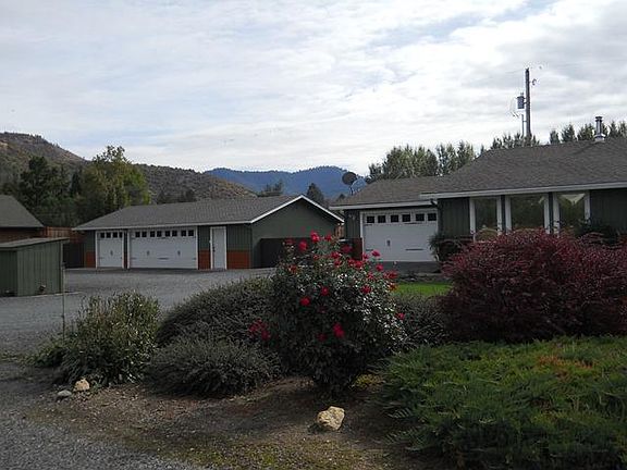 2nd image of 4999 Rogue River Hwy