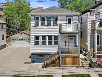928 E Land PLACE #A, Milwaukee, WI, 53202