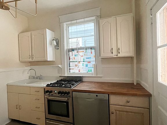 5th image of 890 Lancaster St #1