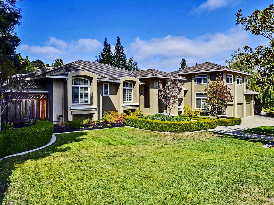 1st image of 120 Lauren Cir
