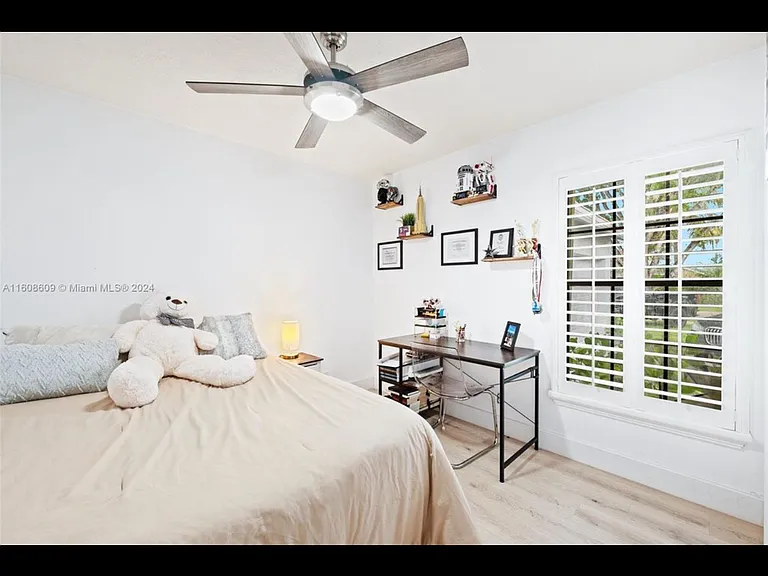 2510 NW 110th Ter — Photo 17
