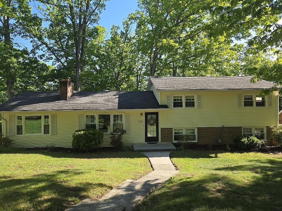 1st image of 913 White Oak Dr