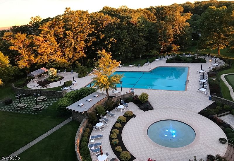 1st image of 2 Claridge Dr. 7FW