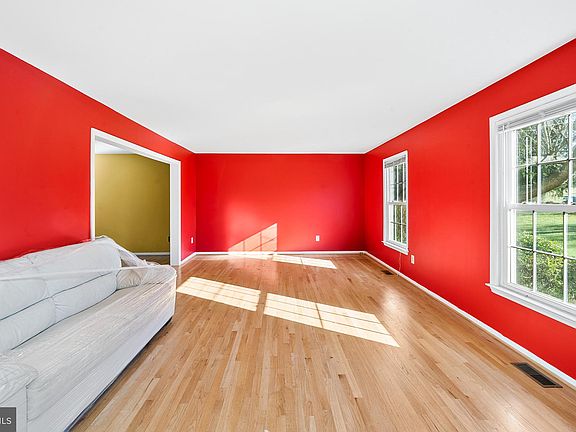 4th image of 132 Soltner Dr