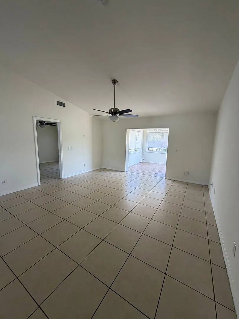 2 bed, 2.0 bath, 1145 sqft, $1,495 — Photo 2