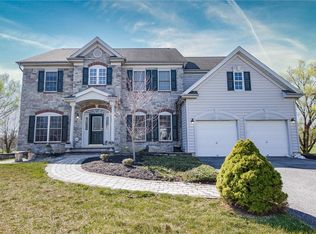 5335 Greenbriar Dr, Bethlehem, PA 18017