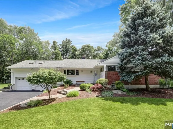 109 Chadwick Rd, Hillsdale, NJ 07642