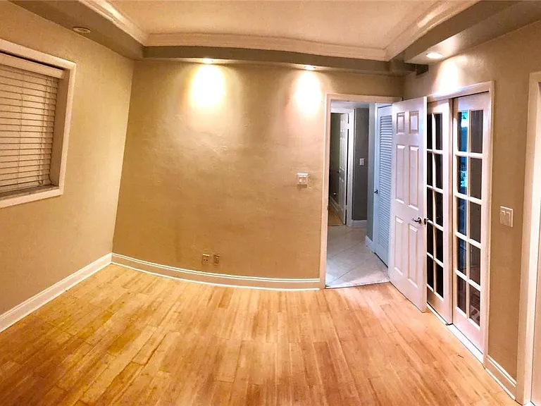 901 NE 3rd St #101 — Photo 2