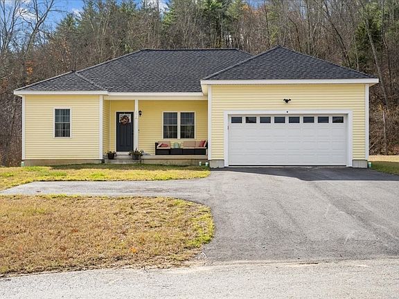 2nd image of 292 Cournoyer Blvd