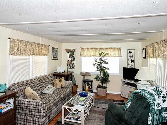 4th image of 951 Cashew Cir