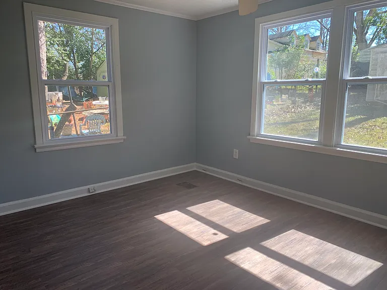 2056 Midway St — Photo 9