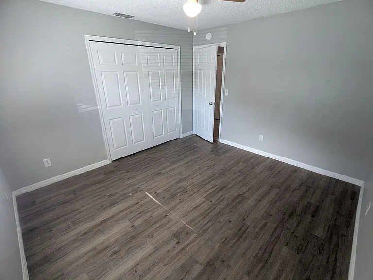 910 S Center St #6 — Photo 17
