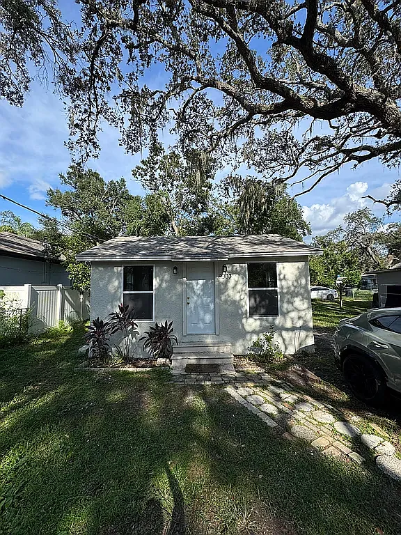 1 bed, $800 — Photo 2