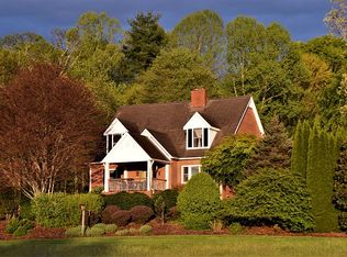 279 Snyder Ln, Mills River, NC 28759