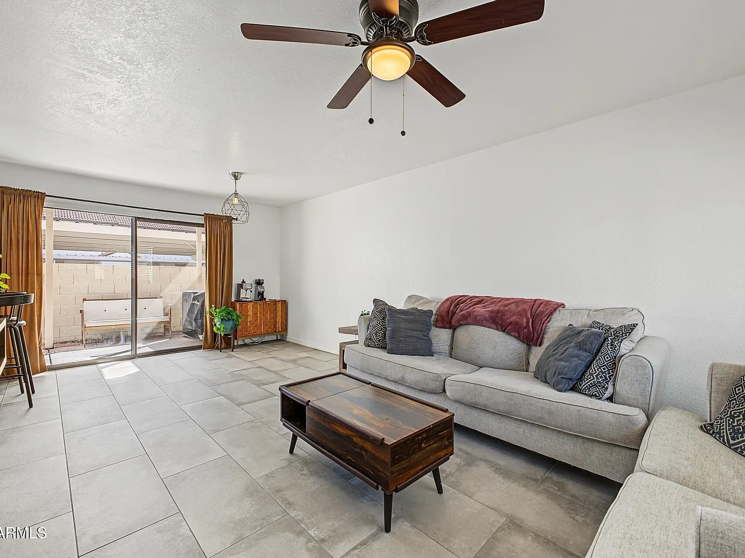 2 bed, 1.5 bath, 949 sqft, $1,950 — Photo 4