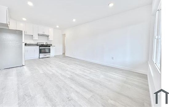 1st image of 3930 Nicolet Ave #23